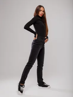 Джинсы Levis 724 High Rise Straight Джинсы Levis 724 High Rise Straight
