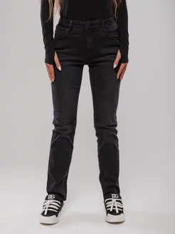 Джинсы Levis 724 High Rise Straight Джинсы Levis 724 High Rise Straight