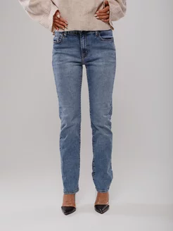 Джинсы Levis 724 High Rise Straight Джинсы Levis 724 High Rise Straight