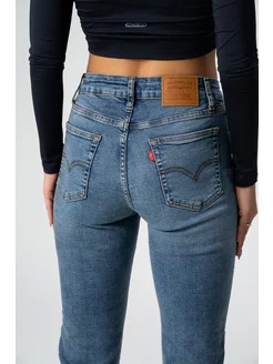 Джинсы Levis 724 High Rise Straight Джинсы Levis 724 High Rise Straight